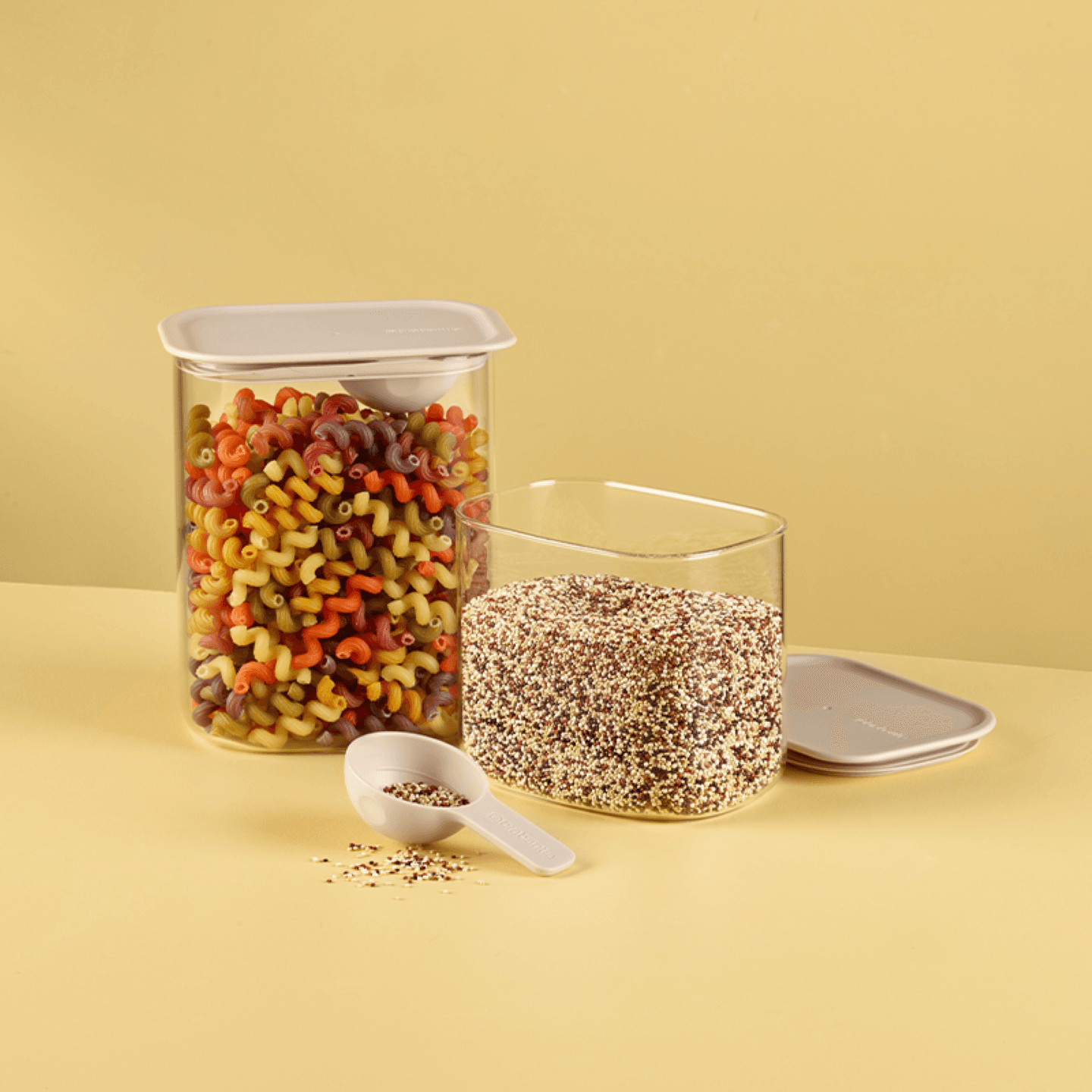 Bannière de défi Récipients avec cuillère à mesurer Brabantia – Le rangement intelligent, simplifié